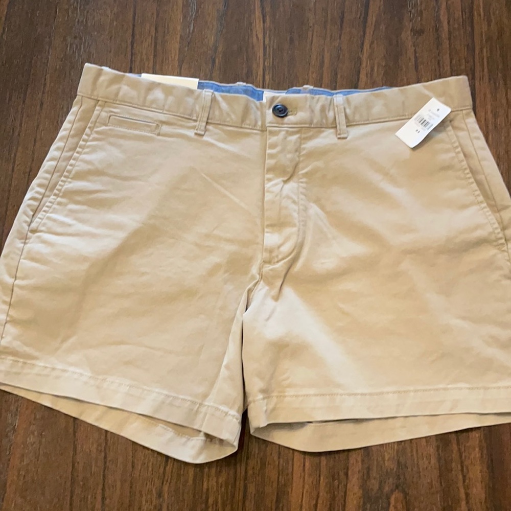 Gap 5 inch inseam shorts NWT